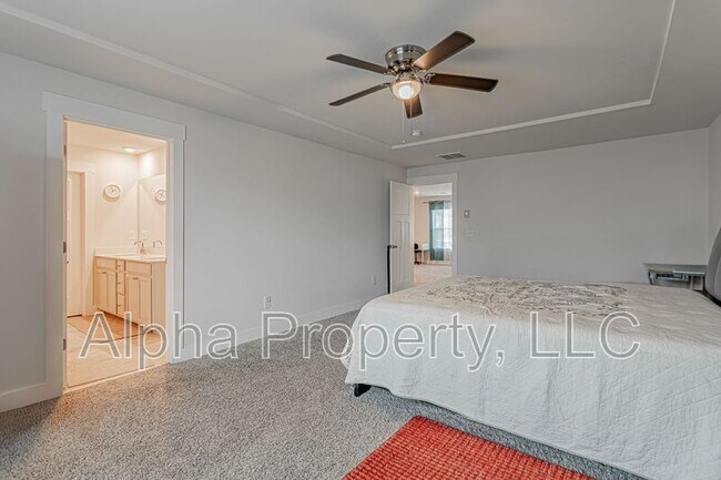 Building Photo - 126 Pewter Cir