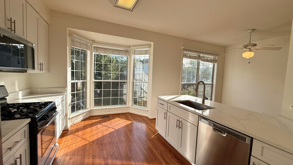 Building Photo - 47612 Watkins Island Square