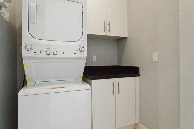 Building Photo - 12 SE 1st Ave