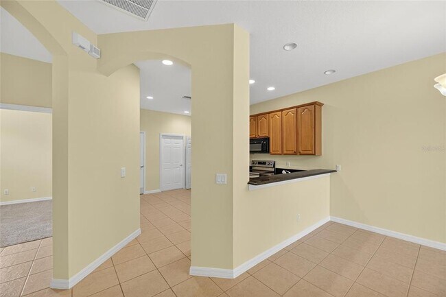 Building Photo - 5845 Sunset Falls Dr