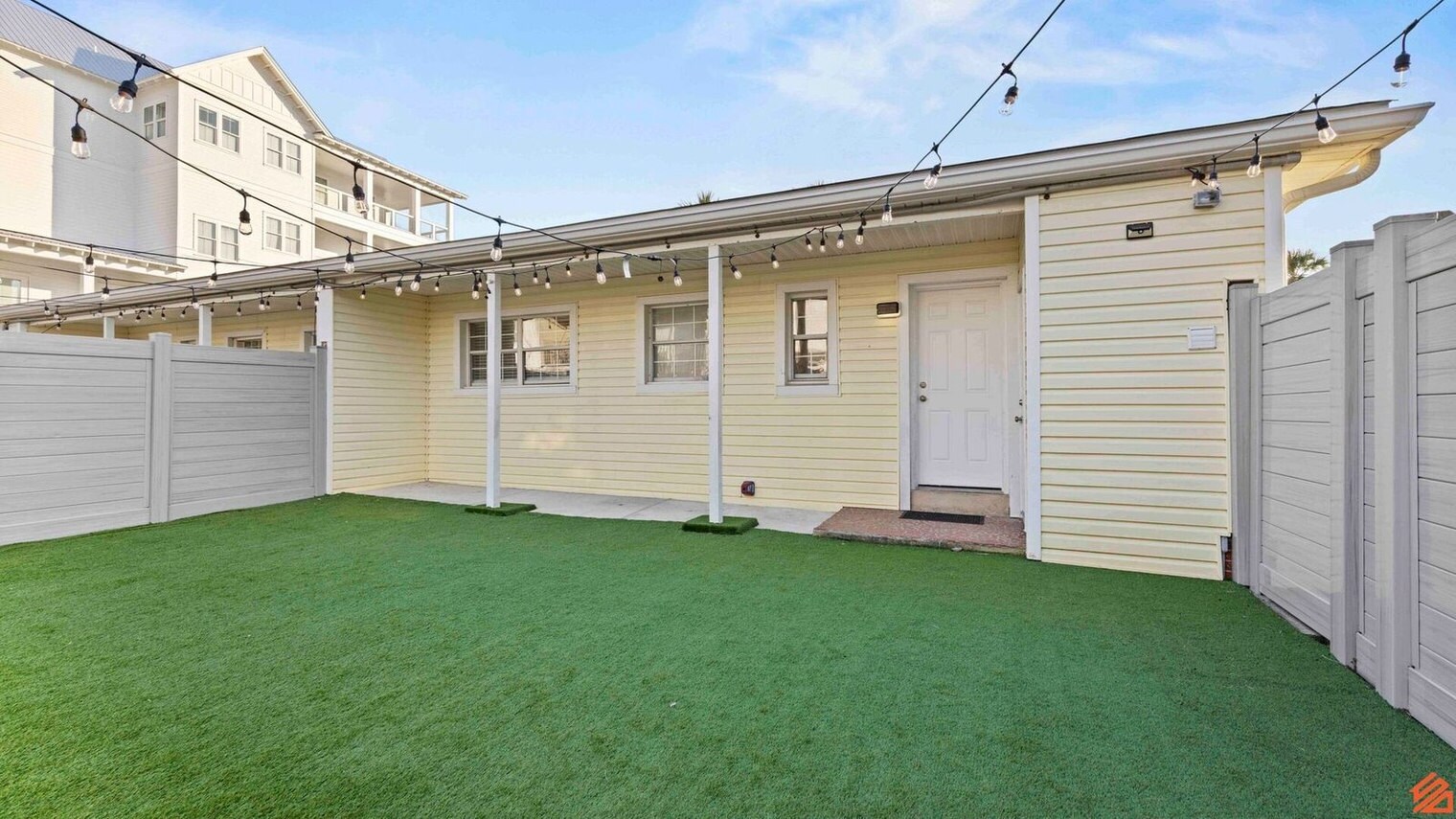 Building Photo - 209 Angelfish Ave.