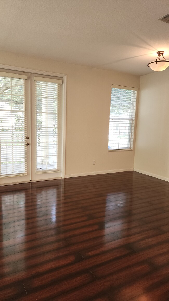 Living room - 1594 Common Way Rd