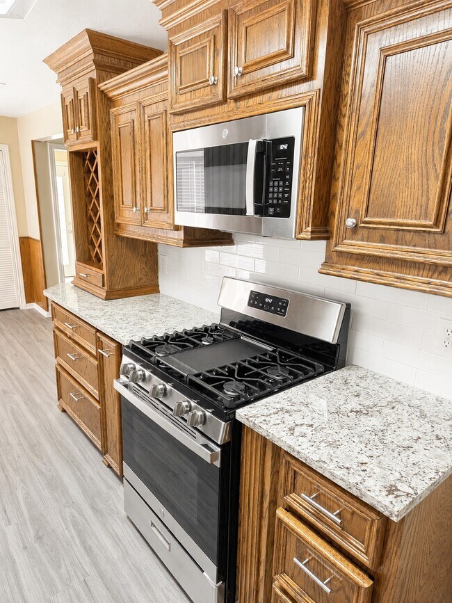 Building Photo - 24207 Shellbrook Dr