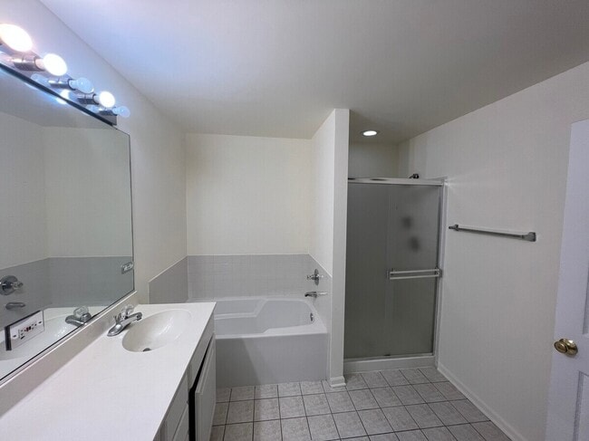 Building Photo - 3059 Serenity Ln