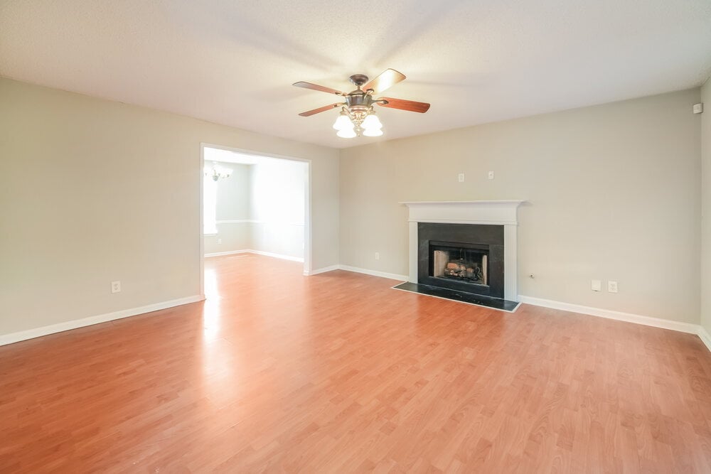 Building Photo - 5442 Beaver Lake Dr SW