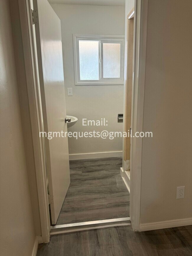 Building Photo - 4228 Tenth St, Unit 4234