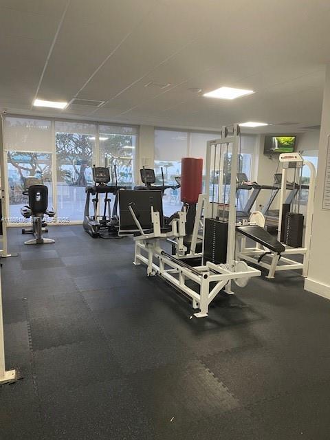 Building Photo - 3140 S Ocean Dr