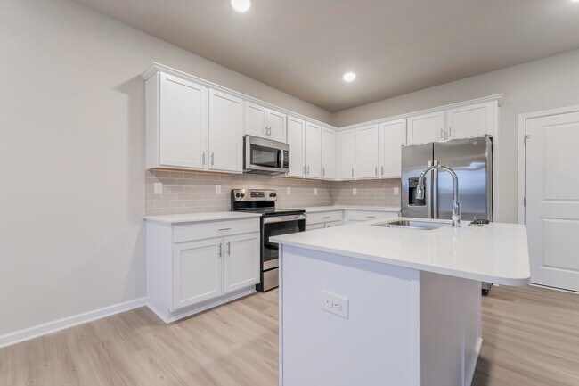 Building Photo - 3418 Sugarberry Dr