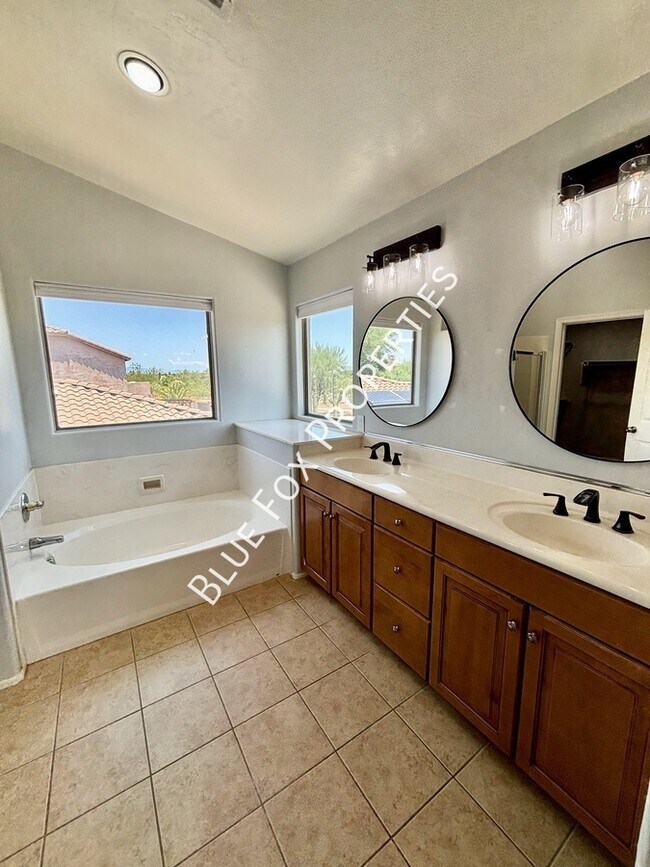 Building Photo - 15405 S Camino Laguna Clara