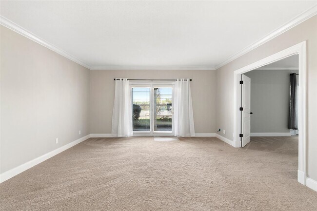 Building Photo - 5709 Lyons View Pike