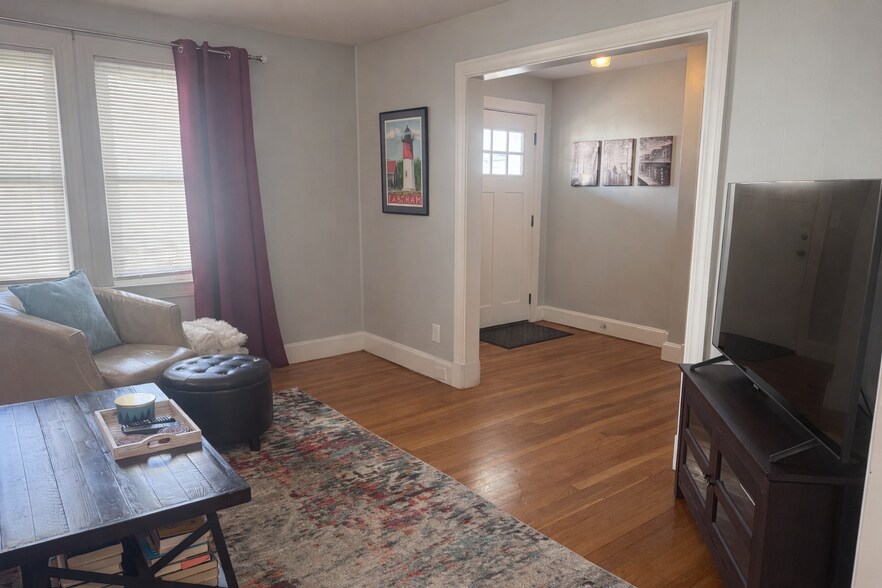 Building Photo - 76 Prospect St