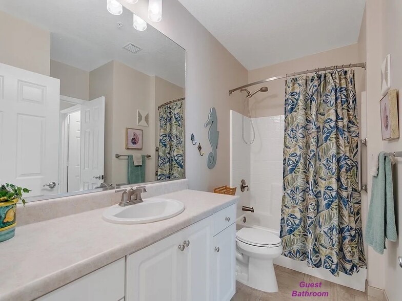 Guest Bath - 5020 Fairways Cir