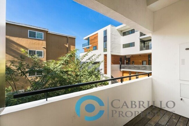 Building Photo - 2870 Fourth Avenue