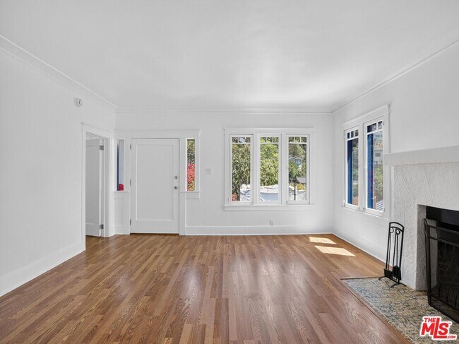 Building Photo - 2565 Glen Green St