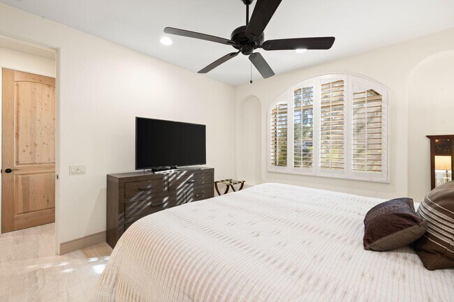 Building Photo - 73110 Calliandra St