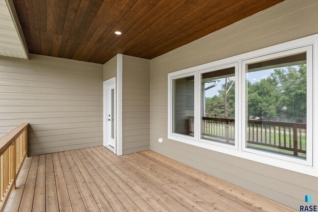 Building Photo - 1107 S Foss Ave