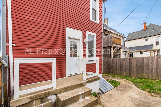 Building Photo - 118 Sherman Ave
