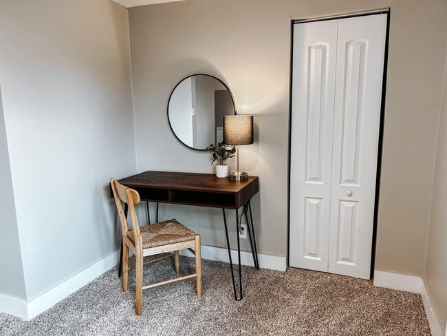 Building Photo - 3923 Victory Blvd