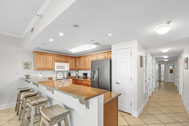 Building Photo - 1524 W Beach Blvd