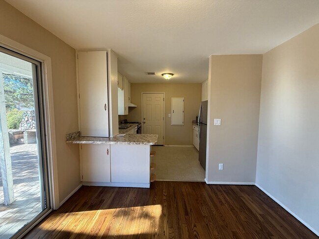 Building Photo - 2 Bedroom, 1 Bath Home in Prescott!