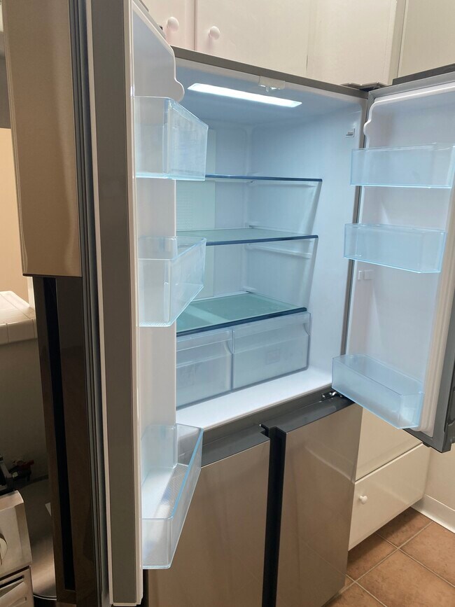 Refrigerator - 1739 Washington Way