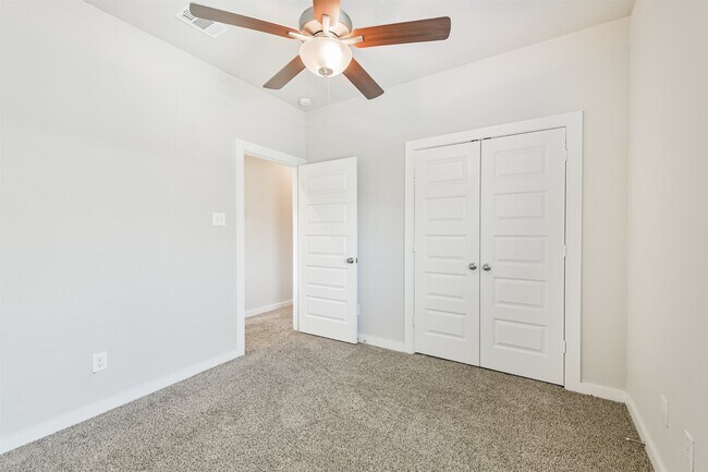 Building Photo - 25124 Pacific Wren Dr