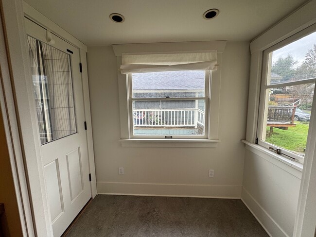 Building Photo - 6247 31st Ave NE