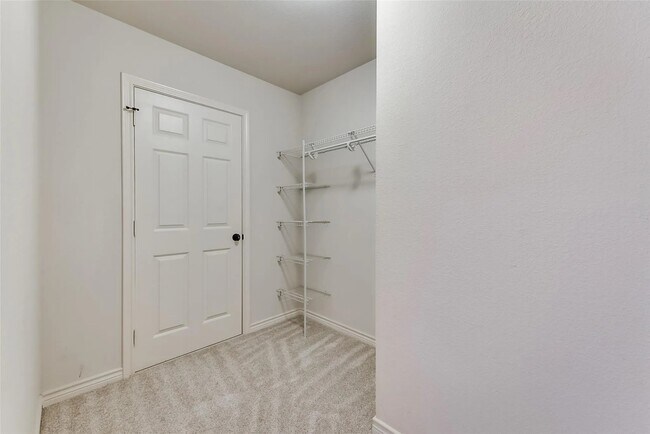 Building Photo - 11104 Seguin Dr