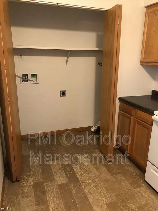 Building Photo - 1112 W Main St