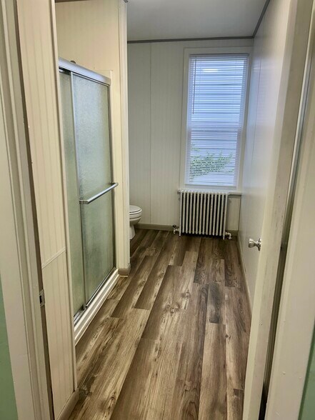 Building Photo - 216 W Vincent St