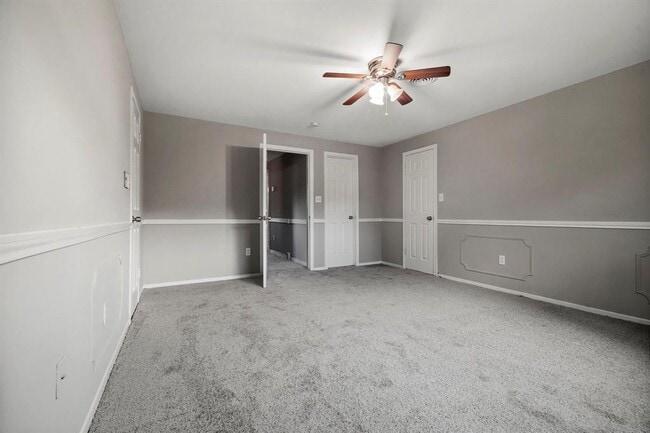 Building Photo - 11215 Sageway Dr