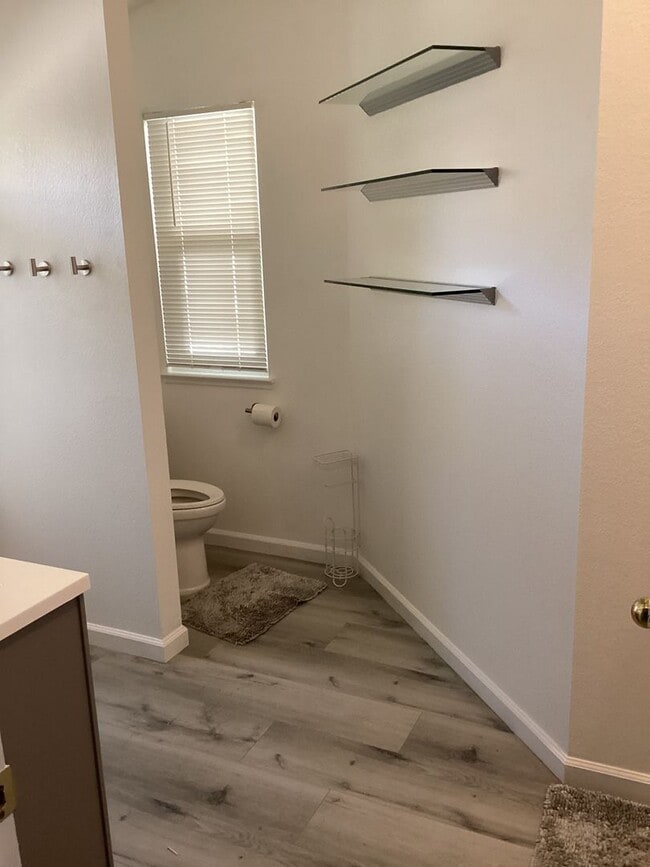 Building Photo - Spacious 4-Bedroom Home in a Desirable Yuba City Neighborhood