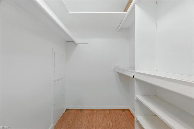 Building Photo - 117 Roane Dr