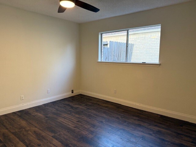 Building Photo - 15711 Stonehaven Dr