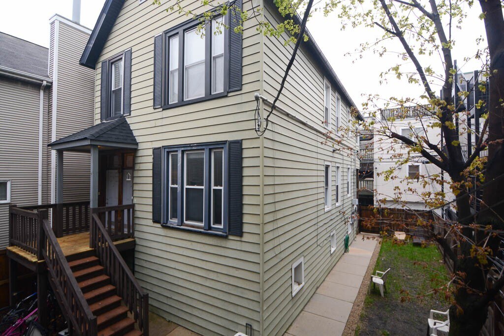 Primary Photo - 3050 N Seminary Ave
