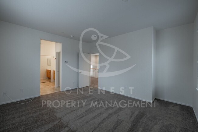 Building Photo - Spacious 3-Bedroom Home in Gated Lincoln Crossing Community