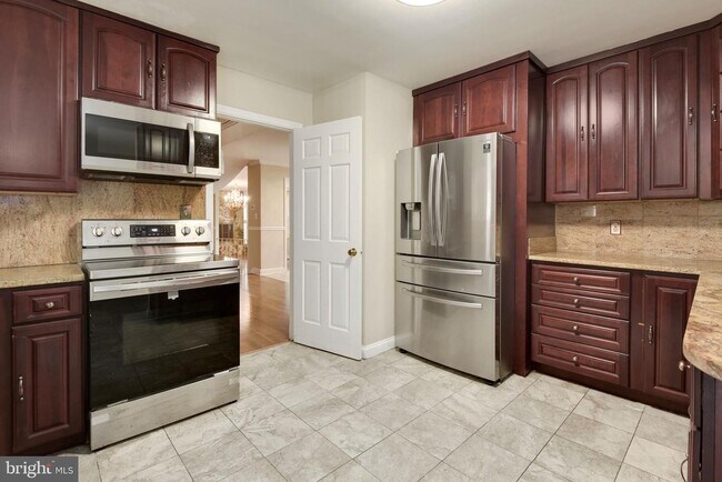 Building Photo - 7320 Bradley Blvd