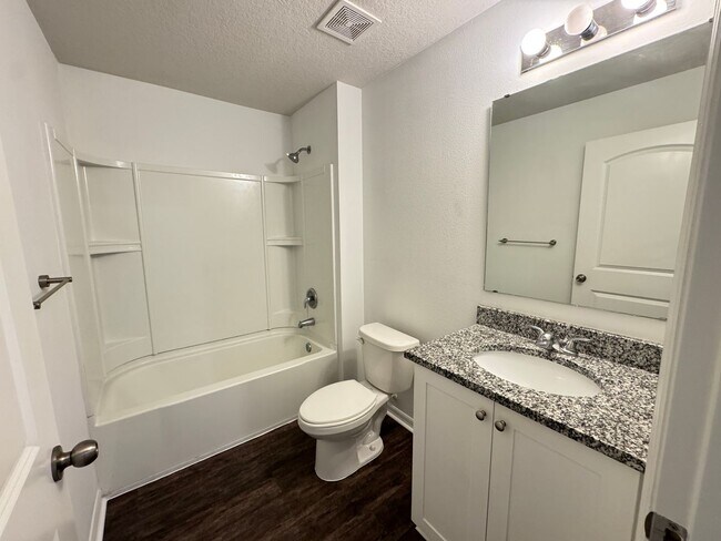 Building Photo - BEAUTIFUL, 4 bedroom, 2 bathroom Home in Poinciana!! Cable & Internet Included with Rent!!