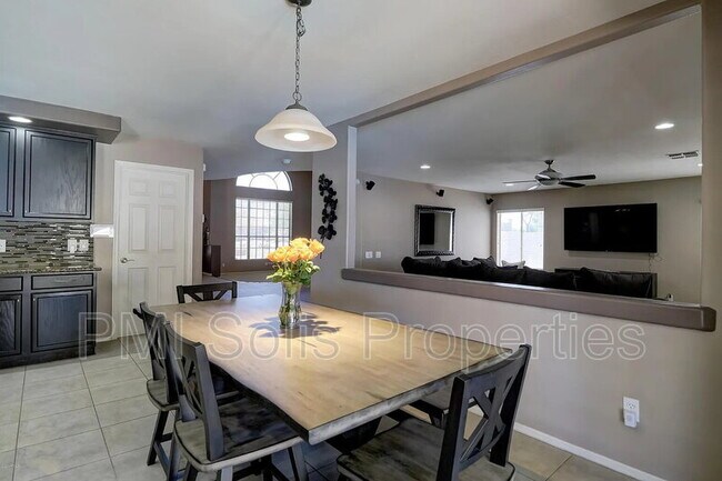 Building Photo - 13412 W Annika Dr