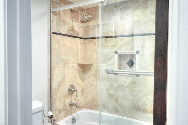 Building Photo - 7557 N Dreamy Draw Dr