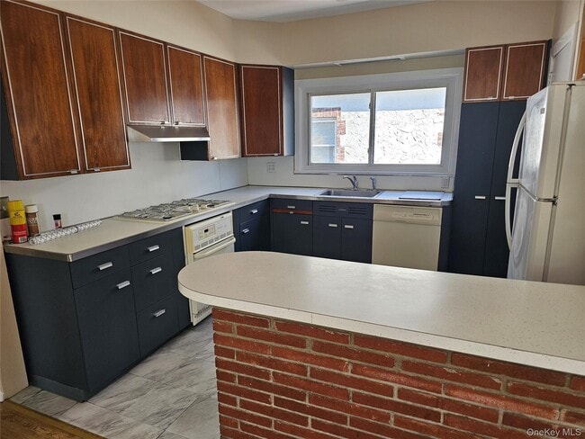 Building Photo - 65 Belmont Ave