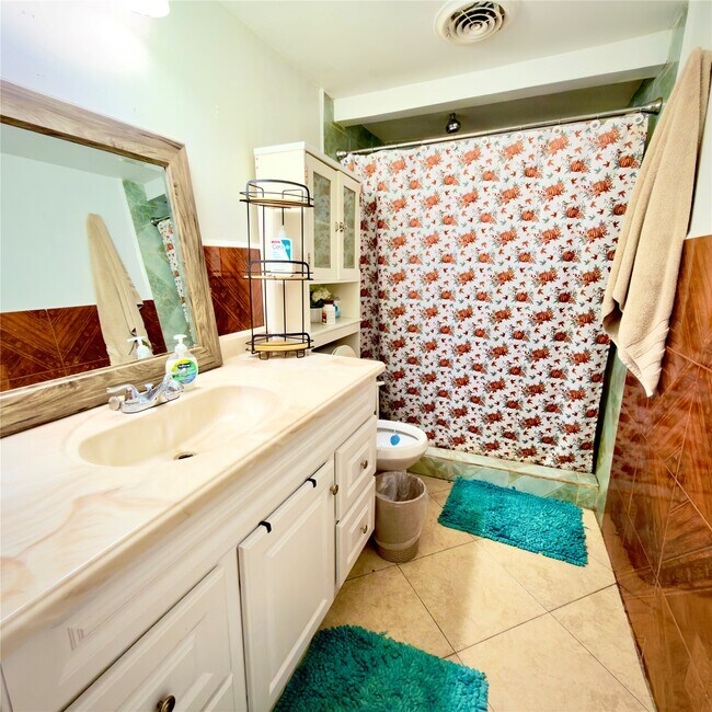 Building Photo - 6406 Tall Willow Dr