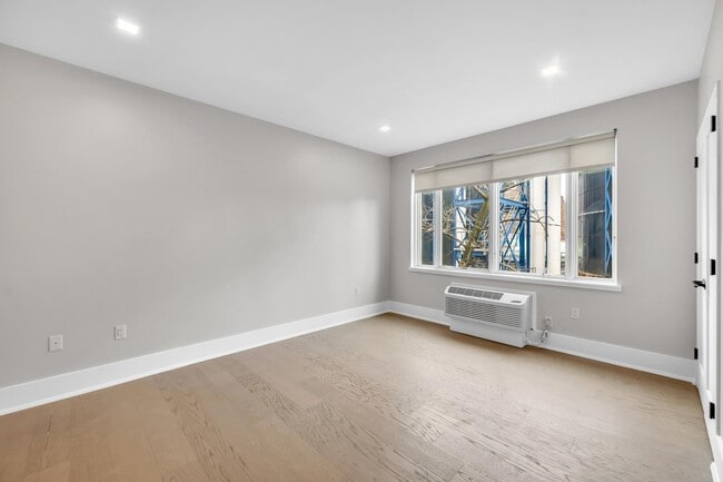 Building Photo - 7101 River Rd