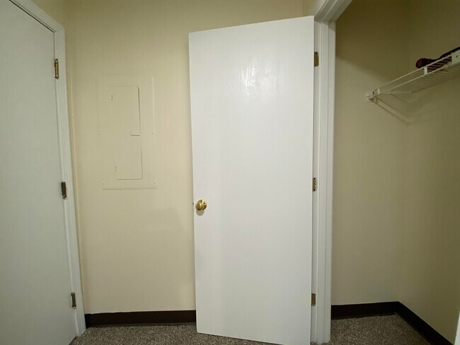 Building Photo - 147 Eastern Ave