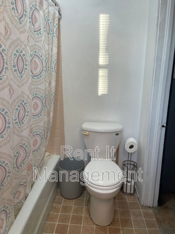 Building Photo - 2595 Evans St