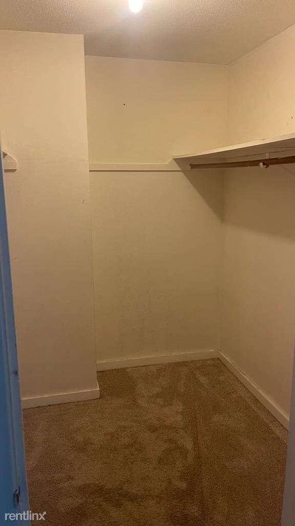 Building Photo - 2 br, 1.5 bath Condo - East Meadow Condomi...
