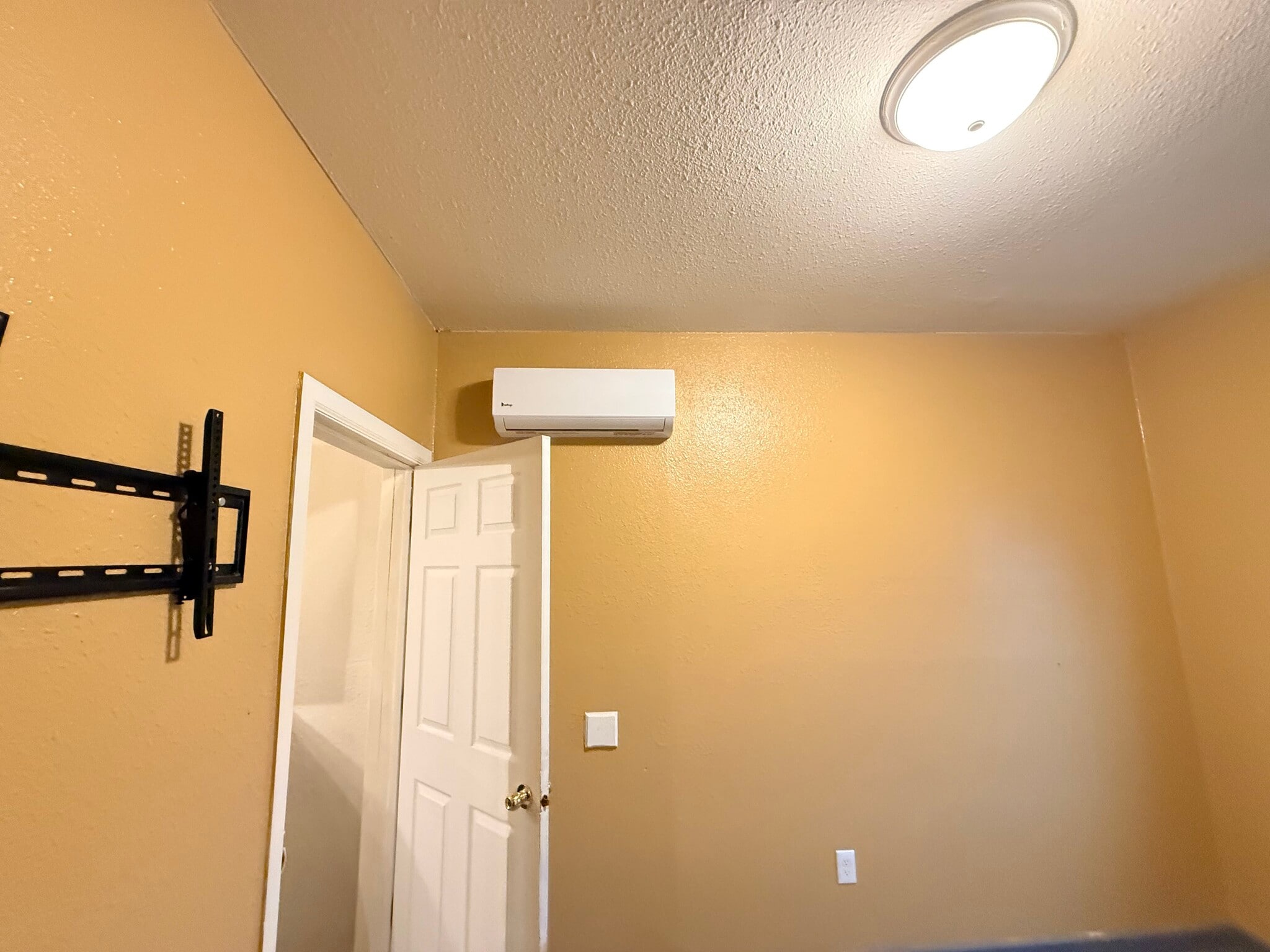 Building Photo - 3108 Oakland Ave