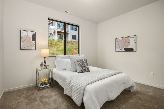 Building Photo - MAJOR RENT REDUCTION Brand New 4-Bedroom H...