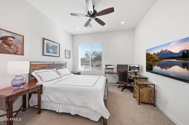 Building Photo - 4416 E Roy Rogers Rd