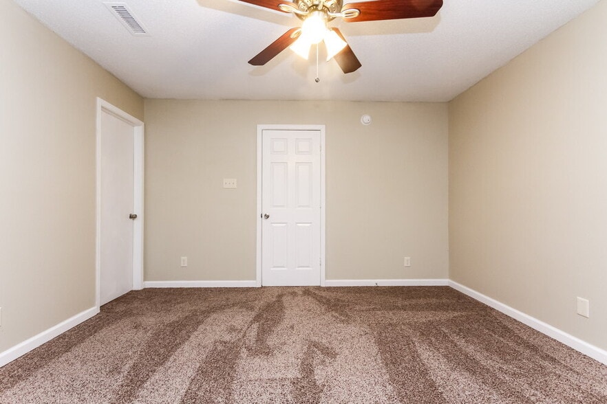 Building Photo - 6852 Youngberry Dr